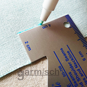 Sew Mate SG-700 縫份內建在各角落，馬上對準，效率倍增.