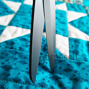 鋒利刀鋒加上厚實的刀刃設計，剪裁厚實布料與多層布料更有力.